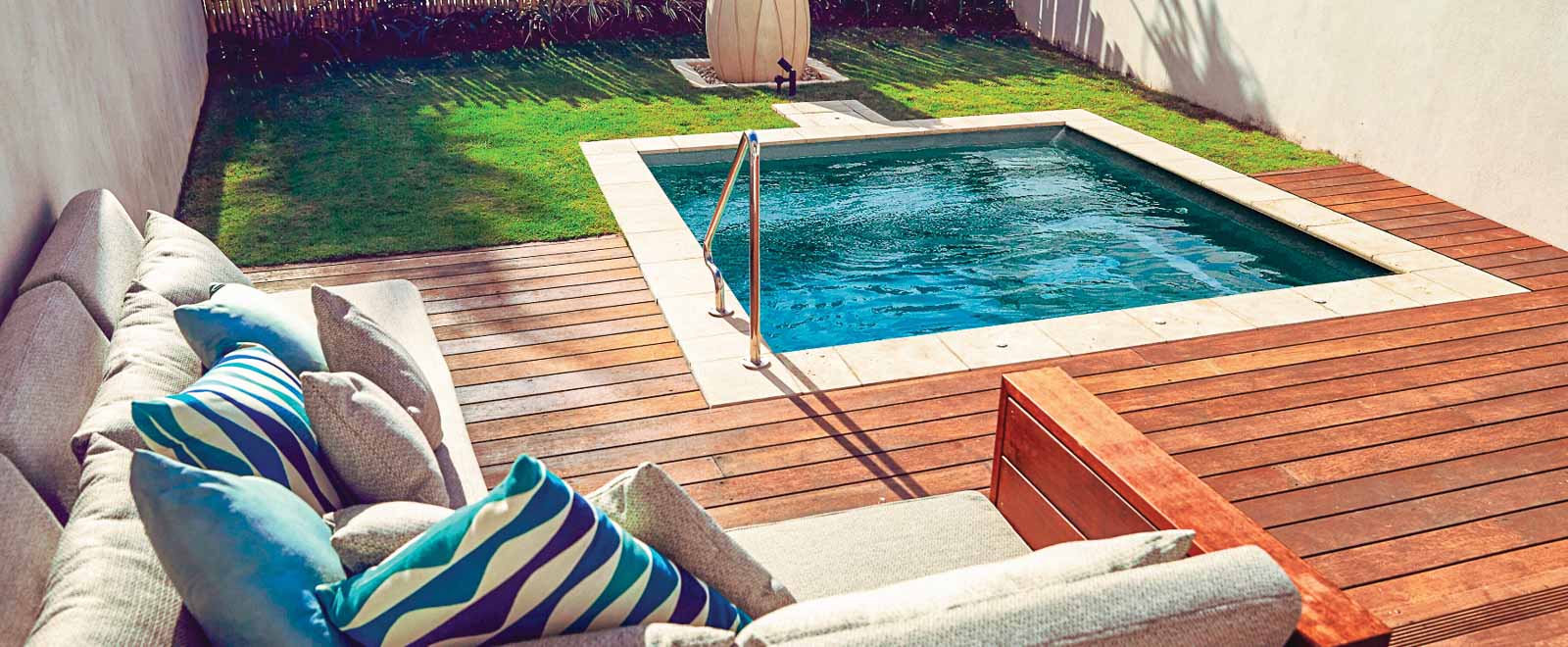 Swimming Pools in Edwardsville, Glen Carbon & Bethalto, IL Creekside