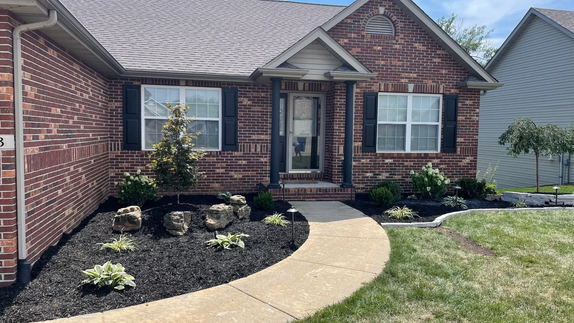 How to Choose the Best Plants for Your Landscape in Edwardsville, IL