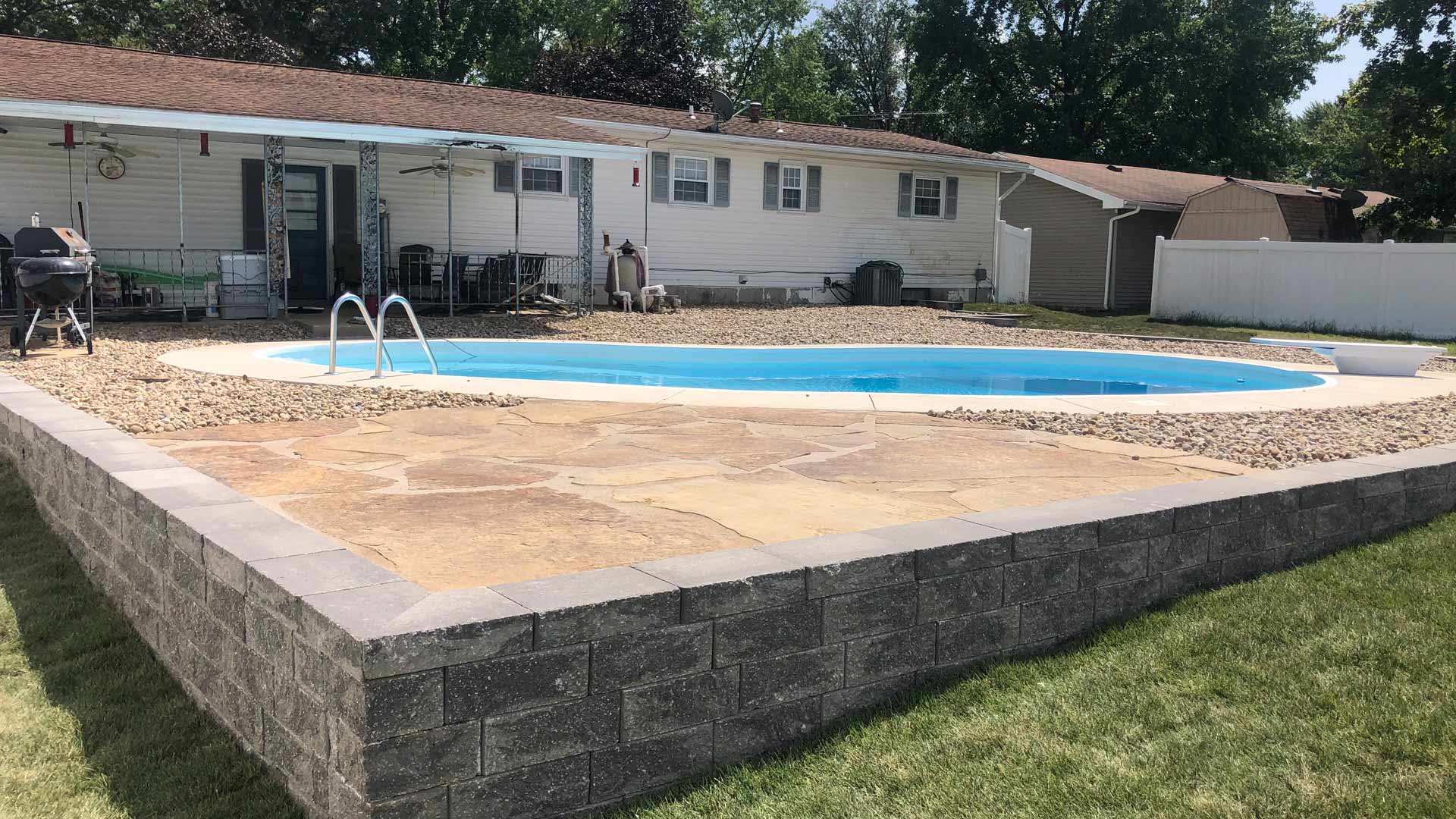 Swimming Pools in Edwardsville, Glen Carbon & Bethalto, IL Creekside