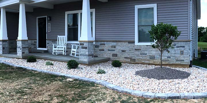 Landscape bed design services at a Edwardsville, IL home.